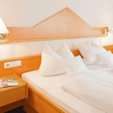 Aparthotel Hohenaschau 3*